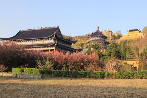 燕赵龙凤陵园春景