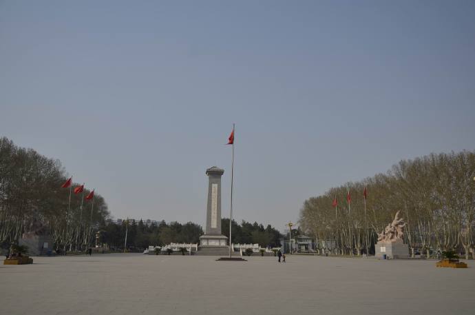 双凤山革命陵园烈士纪念碑