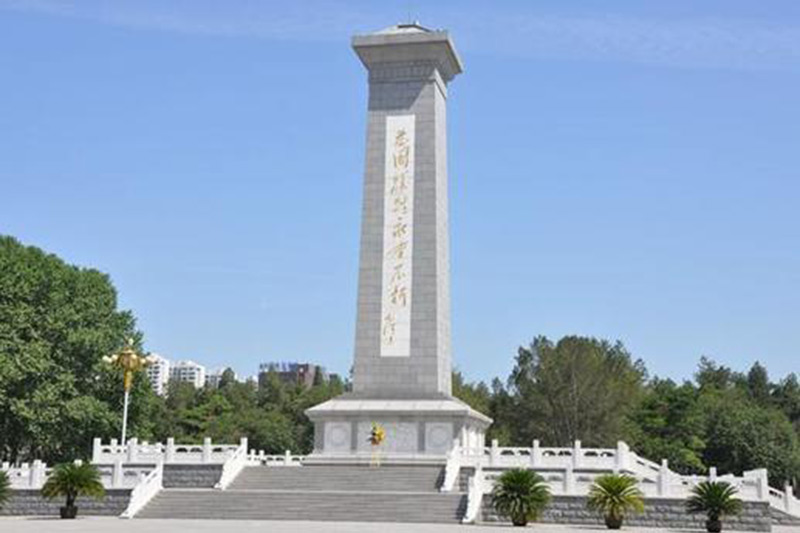 双凤山人民英雄纪念碑