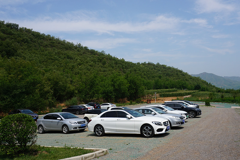 陵园停车场 陵园停车场